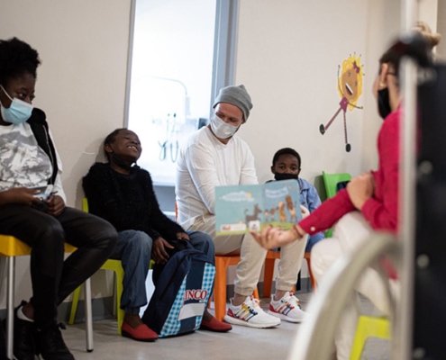 Story time at the hospital where patients enjoyed the Think Digital Academy Busy Booklet.