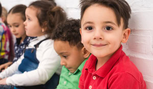 A widely shared study looks at how five-year-olds handle structured classrooms, but it does not question early learning itself.